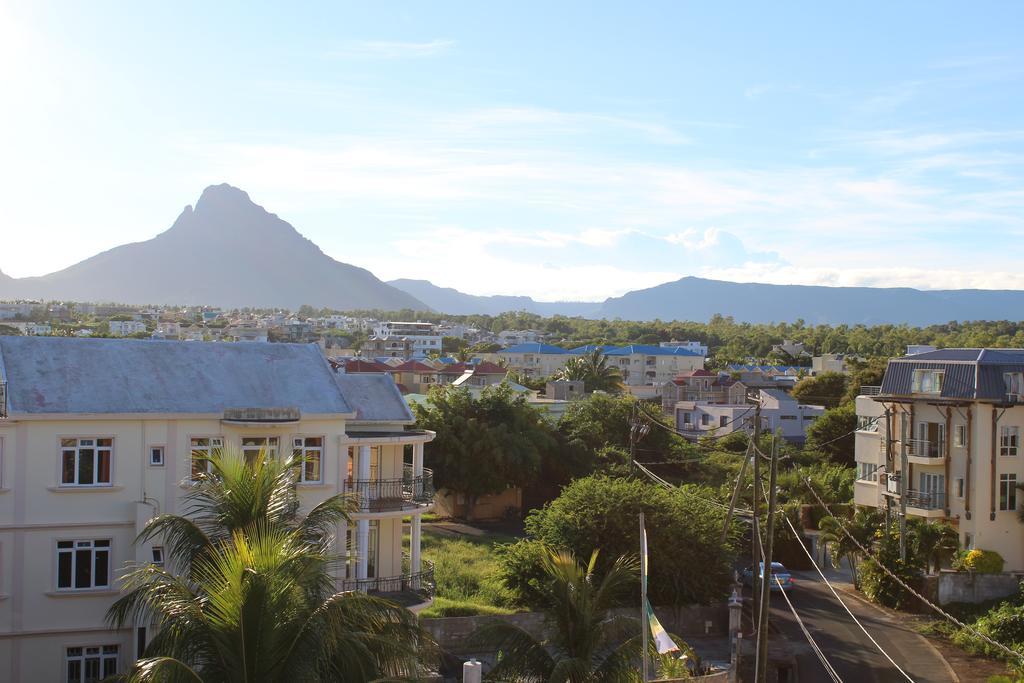 Flic En Flac Beach Penthouse Buitenkant foto